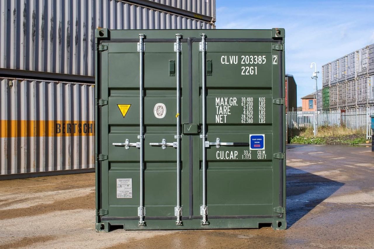 20ft dark green Grade A shipping container — front doors closed